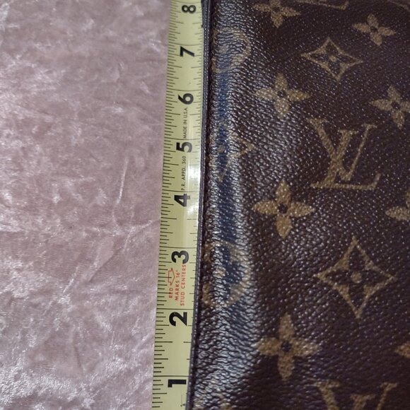 Authentic Louis Vuitton large cosmetic bag - Picture 3 of 9